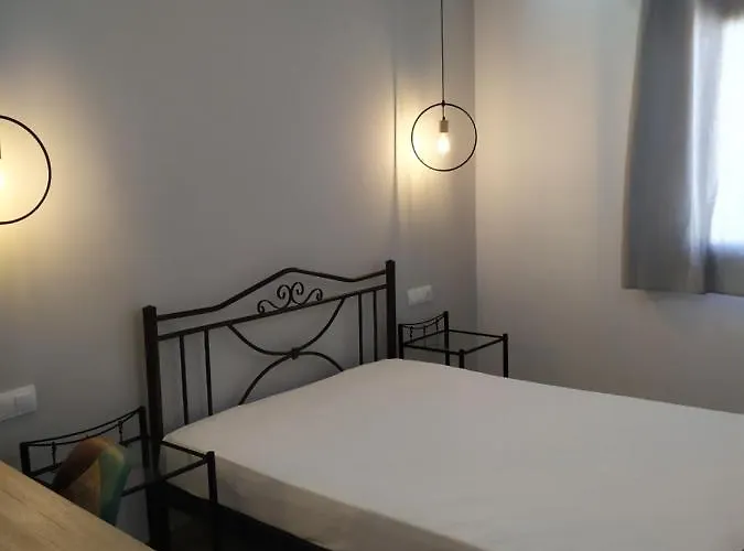 Eleana Lägenhetshotell