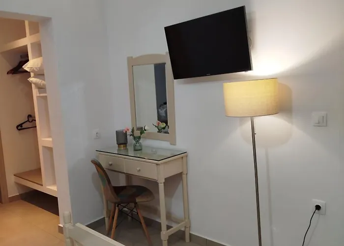 Eleana Lägenhetshotell 3*